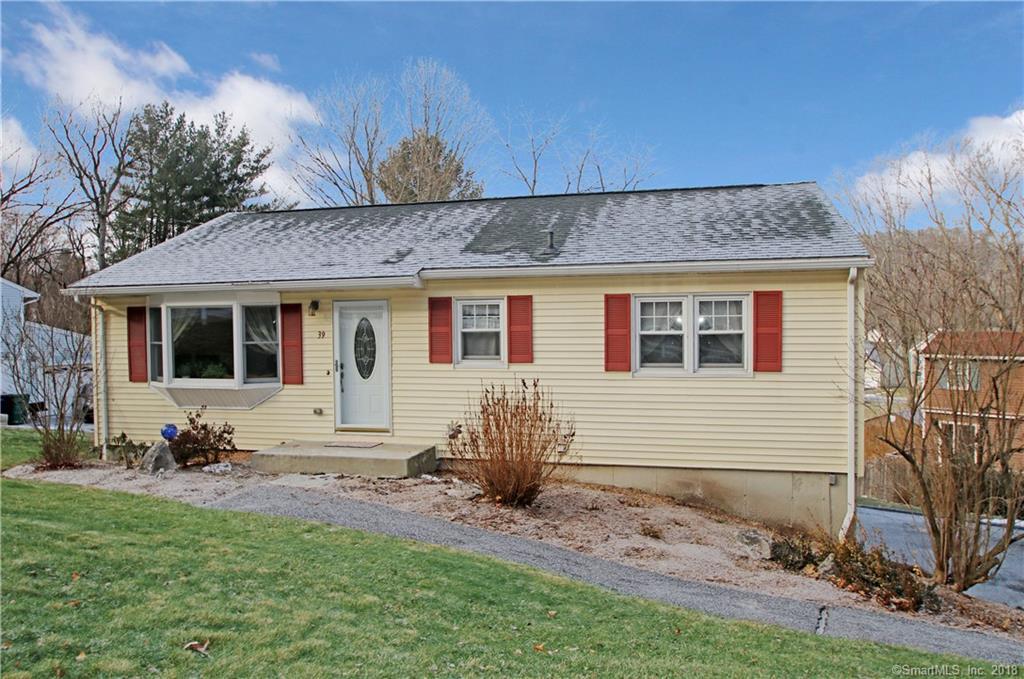 39 Judd Avenue - Photo 1