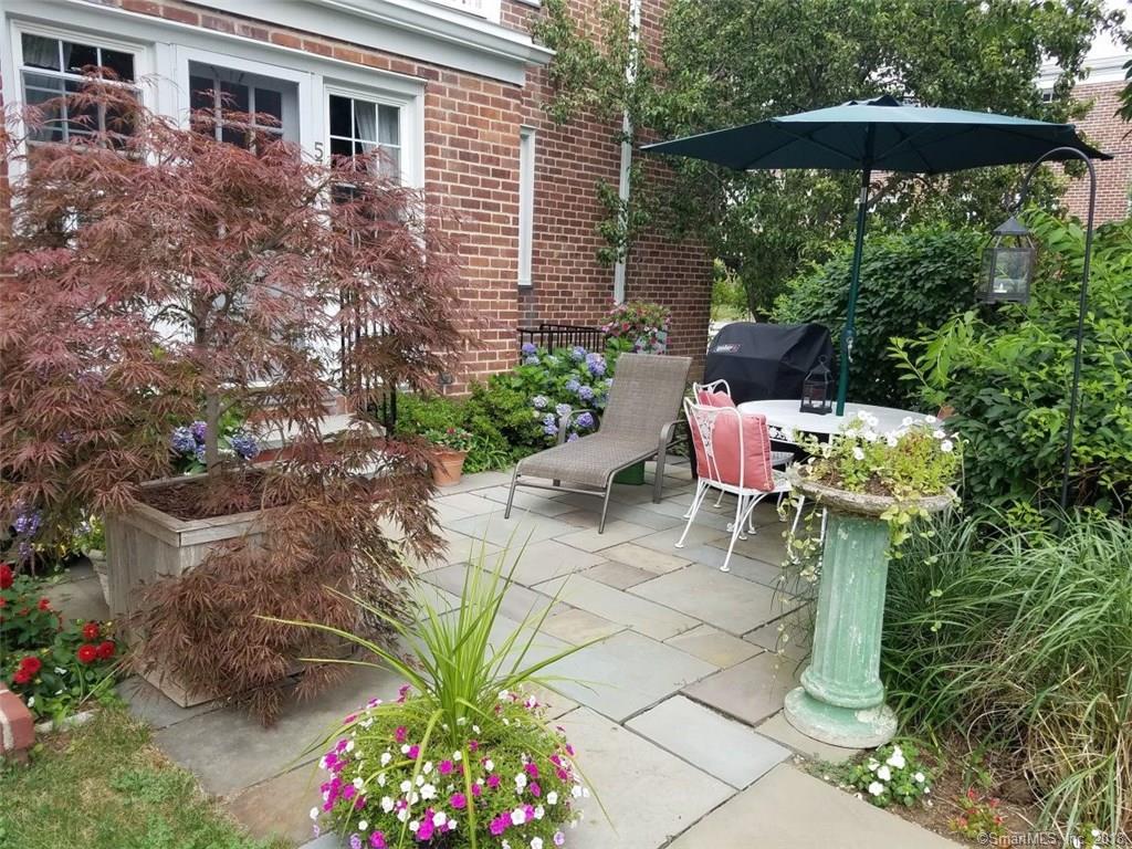 53 Putnam Park - Photo 1