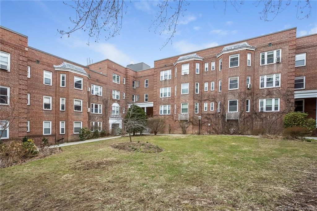 70 Strawberry Hill Avenue - Photo 1