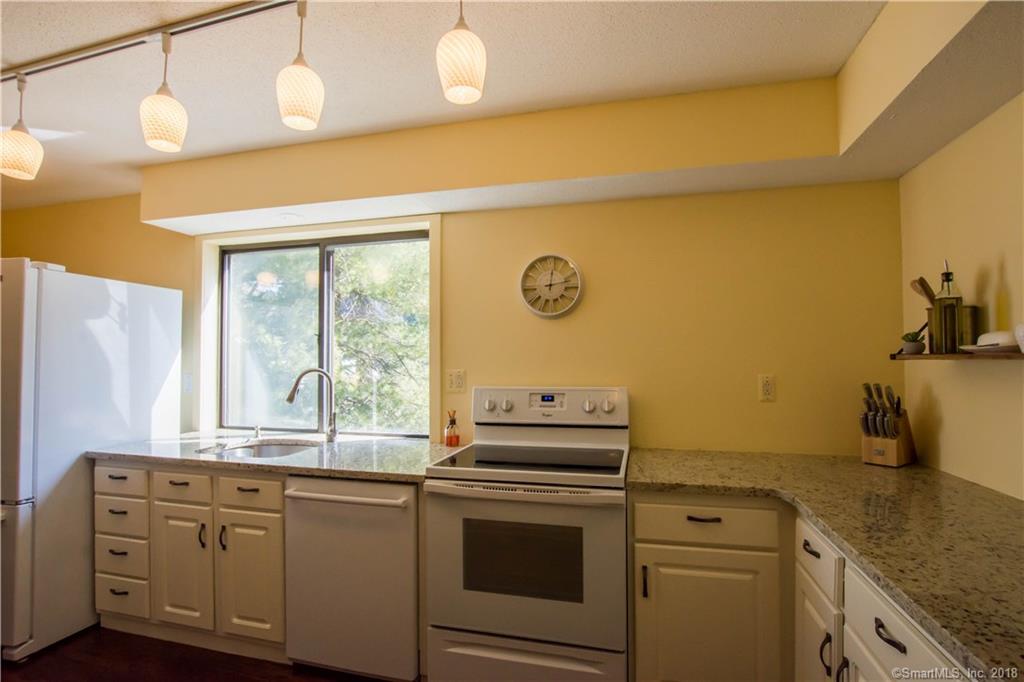 104 Conestoga Way - Photo 1