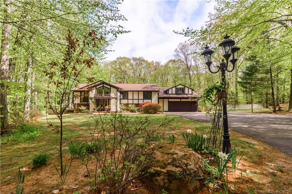 19 Carolyn Court - Photo 1