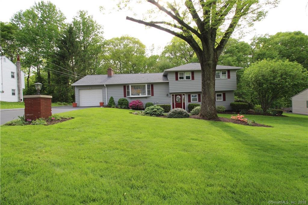207 Cardinal Drive - Photo 1