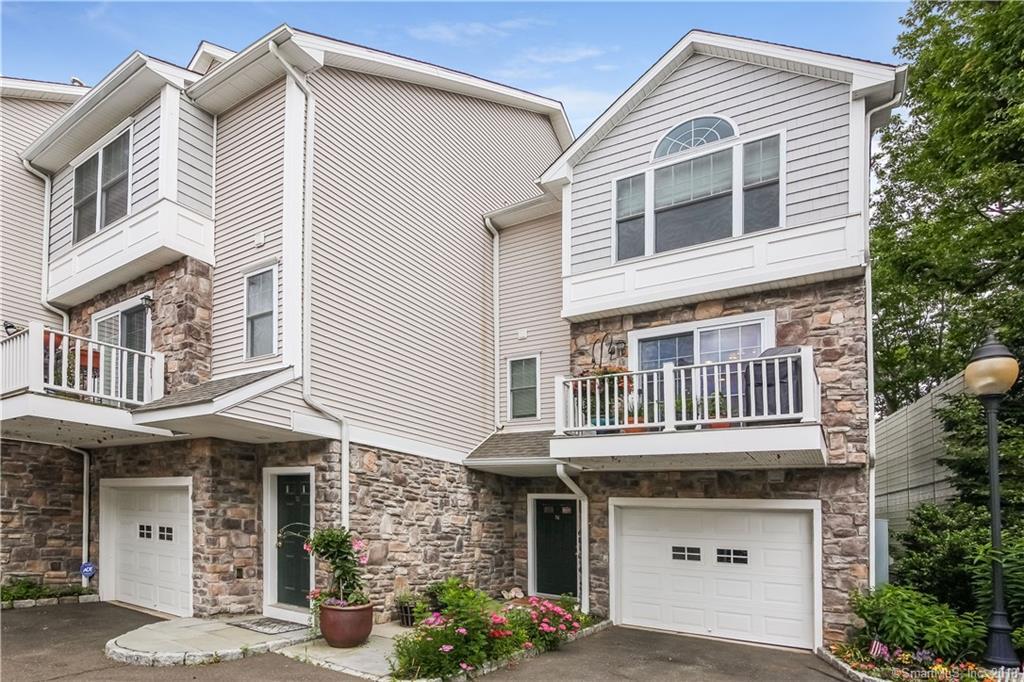 85 Camp Avenue - Photo 1