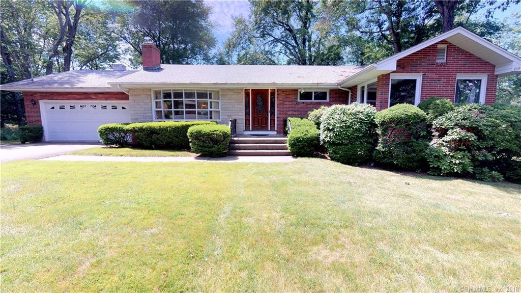 79 Roslyn Drive - Photo 1