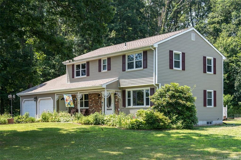 60 Tanglewood Drive - Photo 1