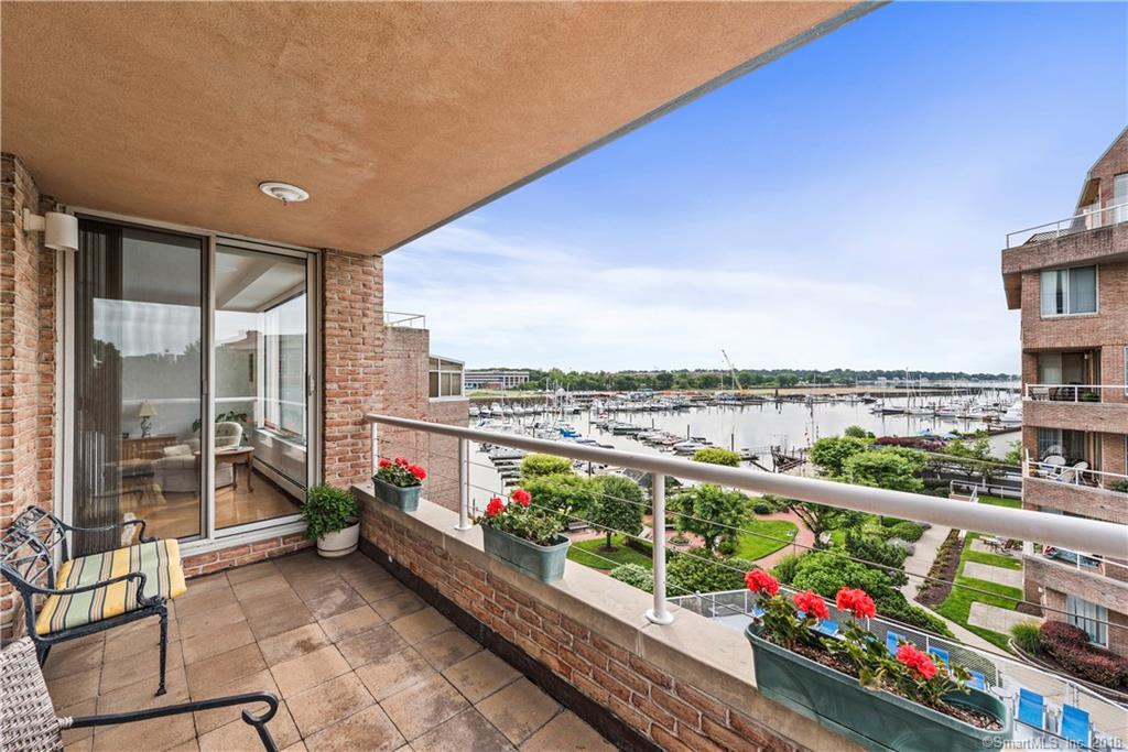 88 Southfield Avenue - Photo 1