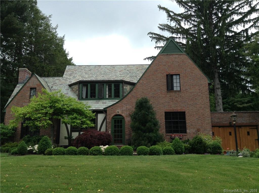 9 Staples Place - Photo 1