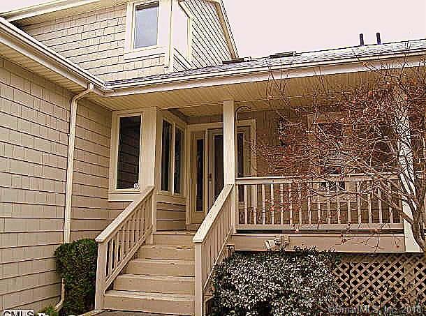 11 Boulevard Drive - Photo 1