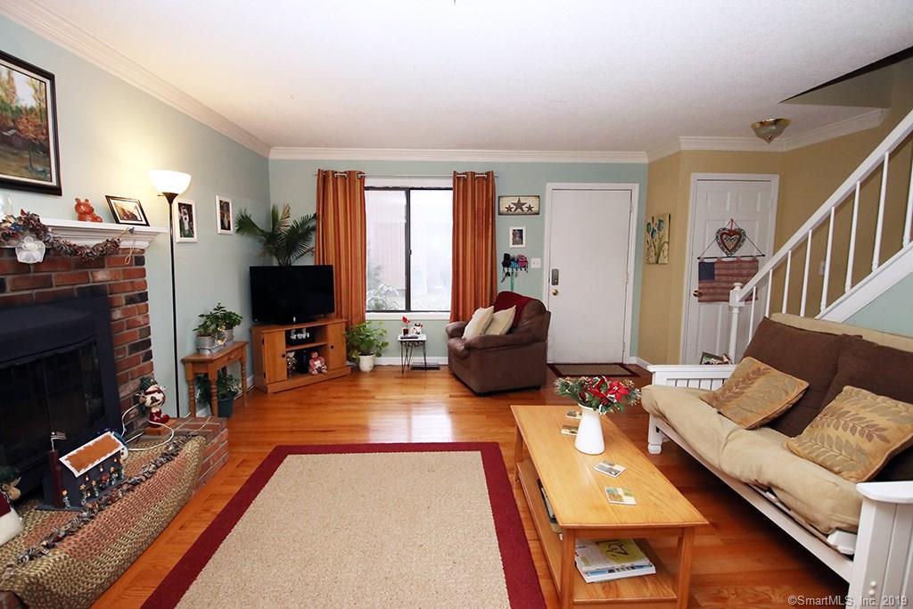 100 10 Coat Lane - Photo 1