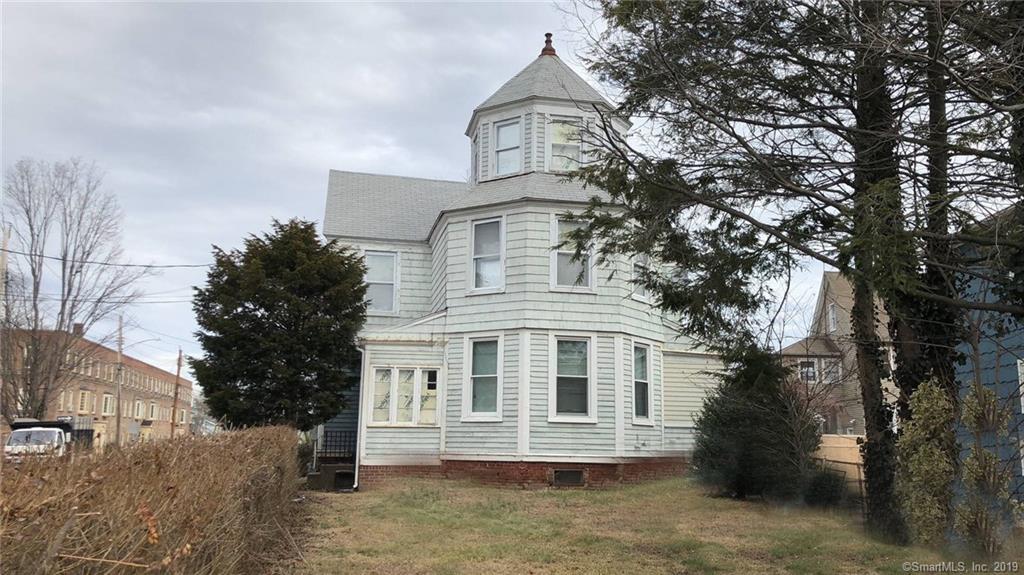 532 Brewster Street - Photo 1