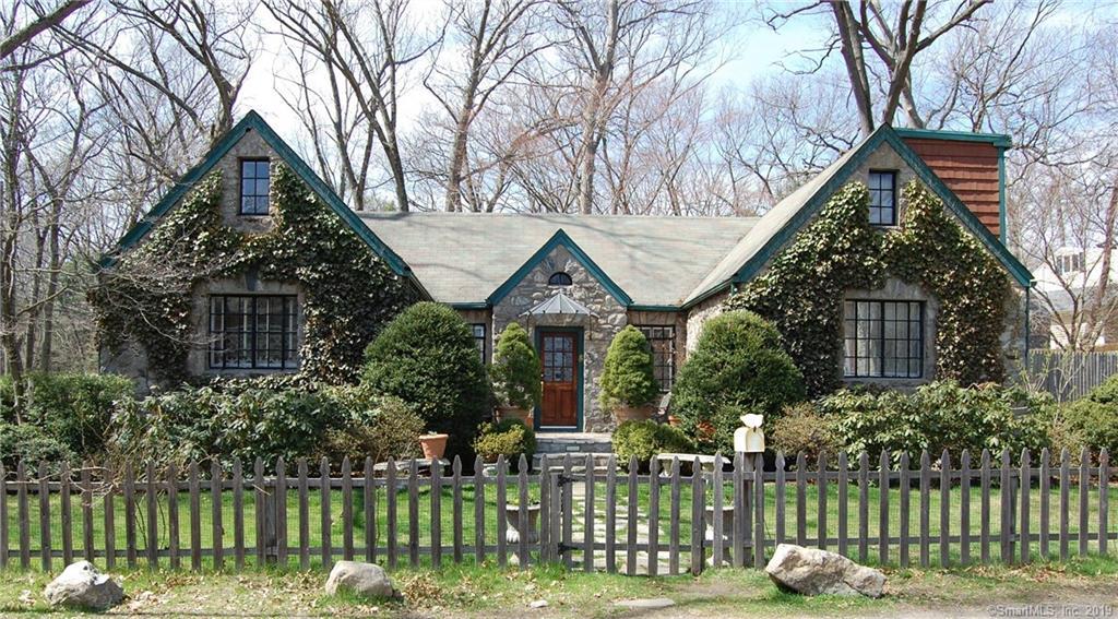8 Hillwood Place - Photo 1