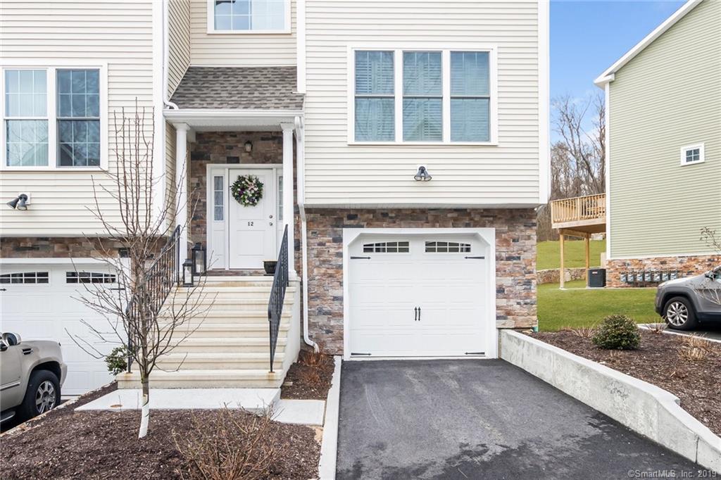 12 Short Oak Drive - Photo 1