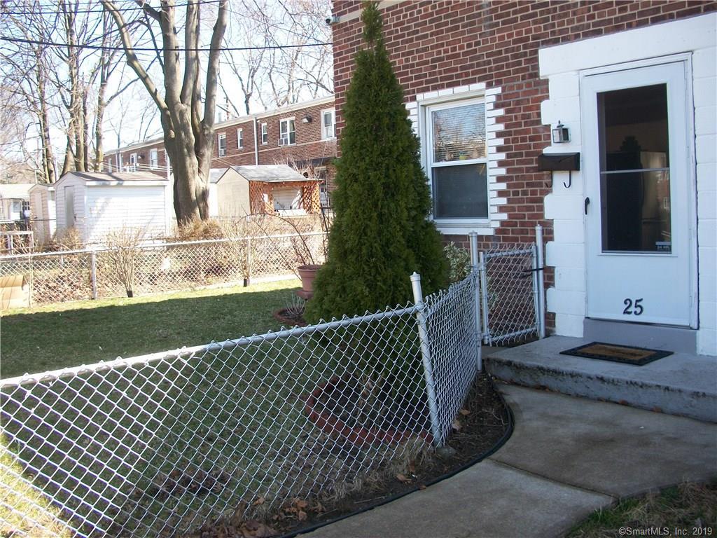 25 Court C, Bldg 76 - Photo 1