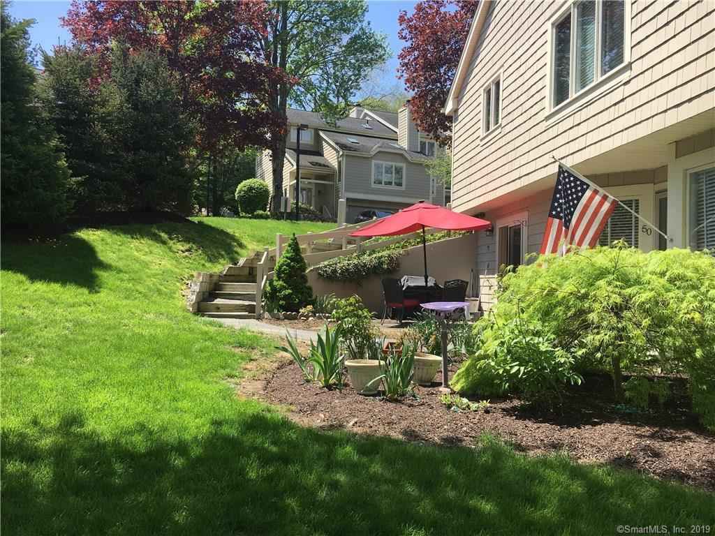 11 Boulevard Drive - Photo 1