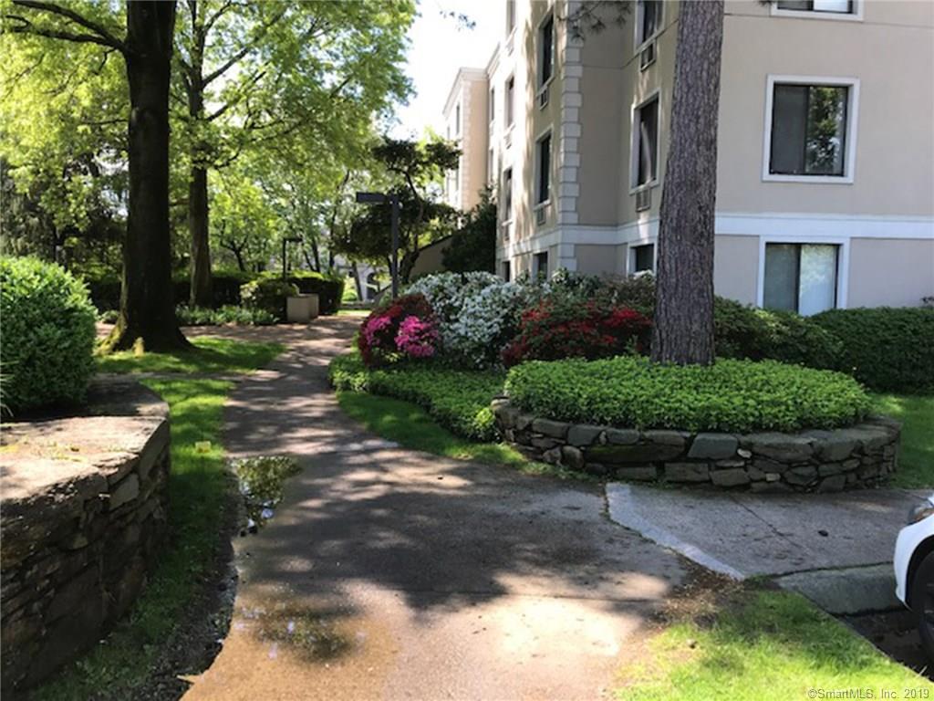 1525 Putnam Avenue - Photo 1