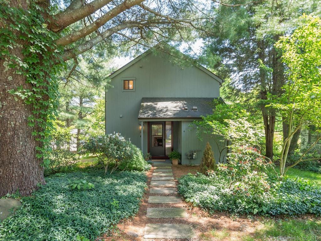 6 Highland Square - Photo 1