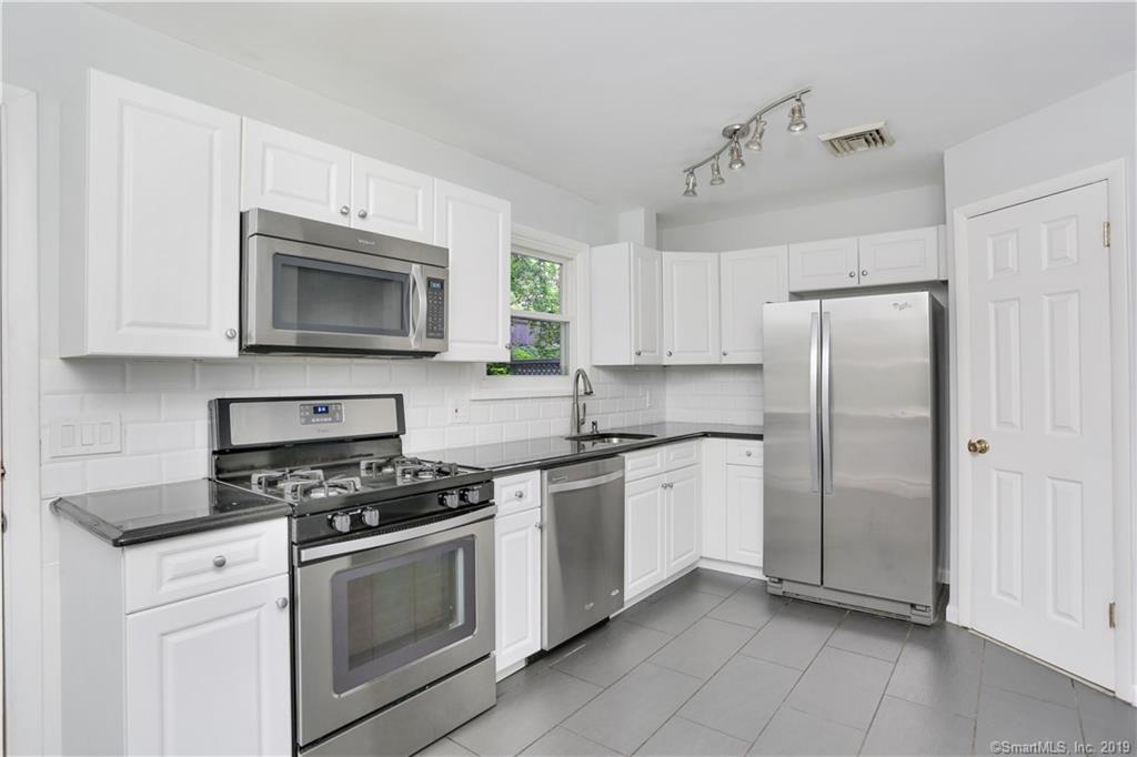 5 Green Lane - Photo 1