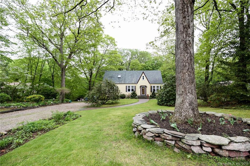 735 Shepard Avenue - Photo 1