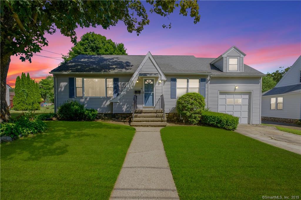 32 Laurel Avenue - Photo 1
