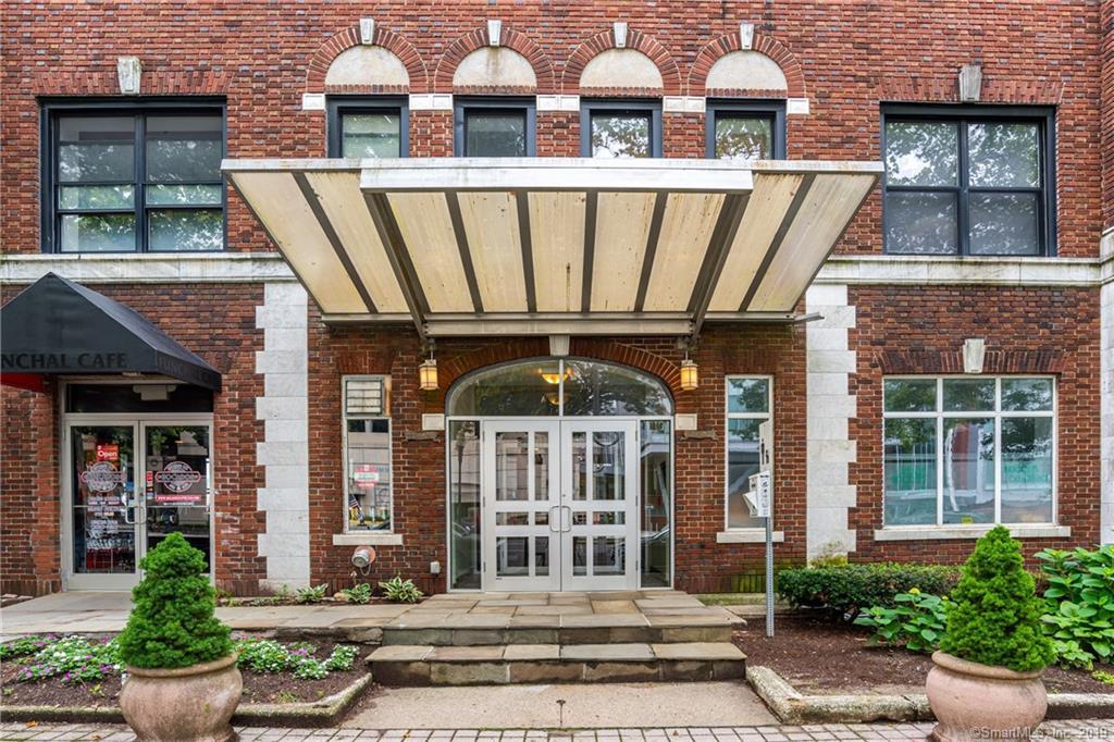881 Lafayette Boulevard - Photo 1