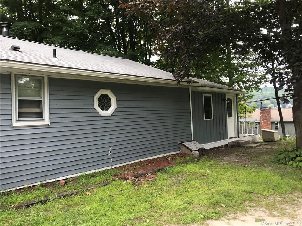 143 Wakefield Boulevard - Photo 1