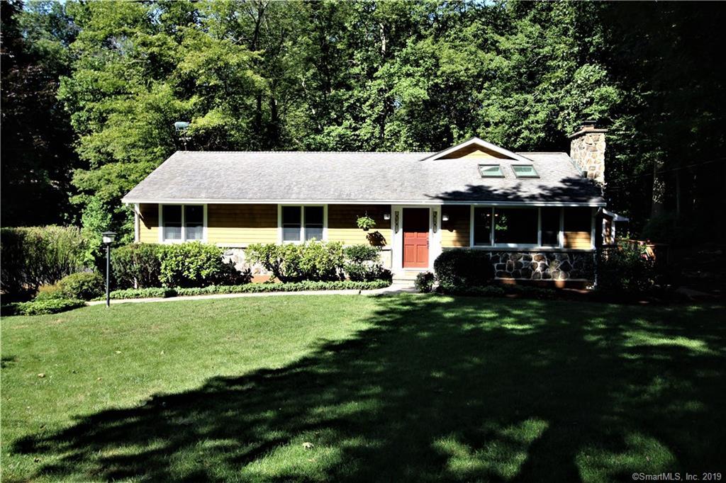 9 Woodfield Drive - Photo 1