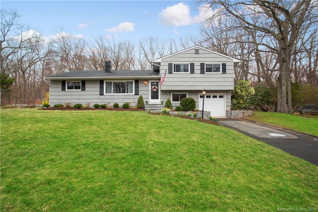 33 Mohawk Drive - Photo 1