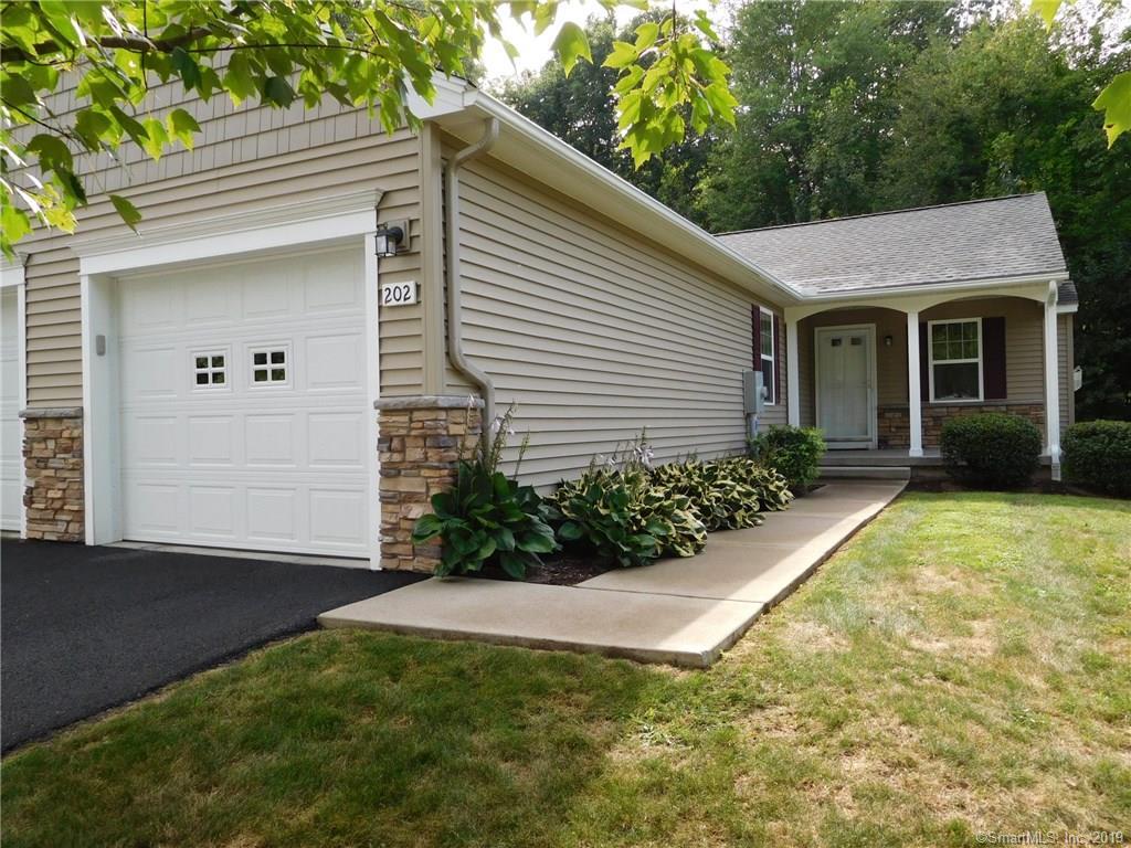 202 Oak Ridge Drive - Photo 1