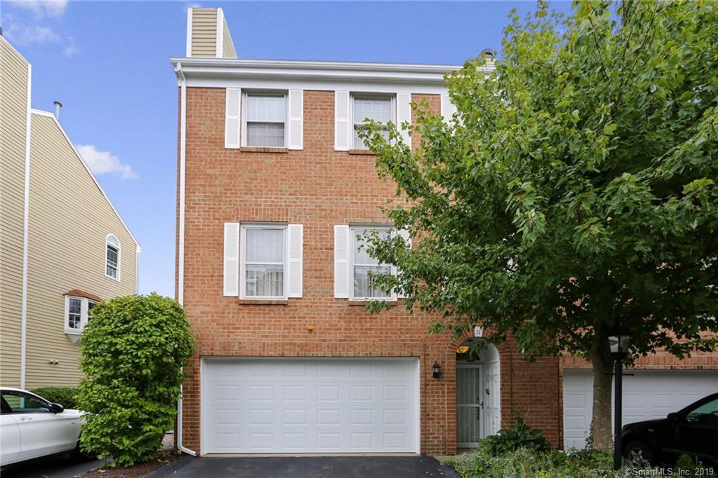 11 Kingswood Drive - Photo 1