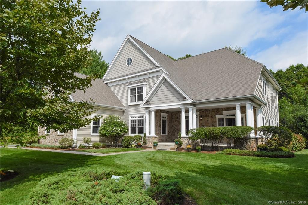 26 Colonial Drive - Photo 1