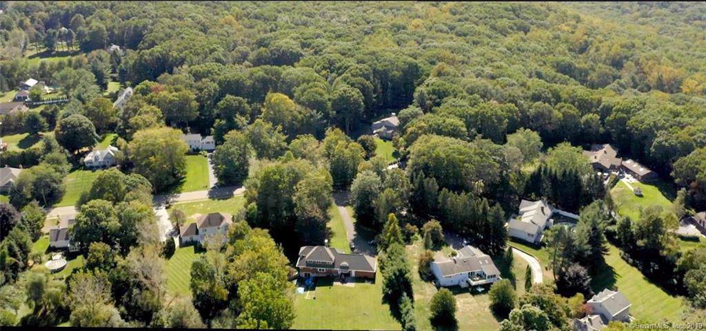 23 Carolyn Court - Photo 1