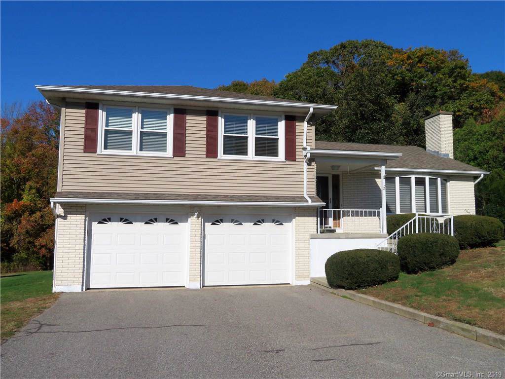 27 Colonial Drive - Photo 1