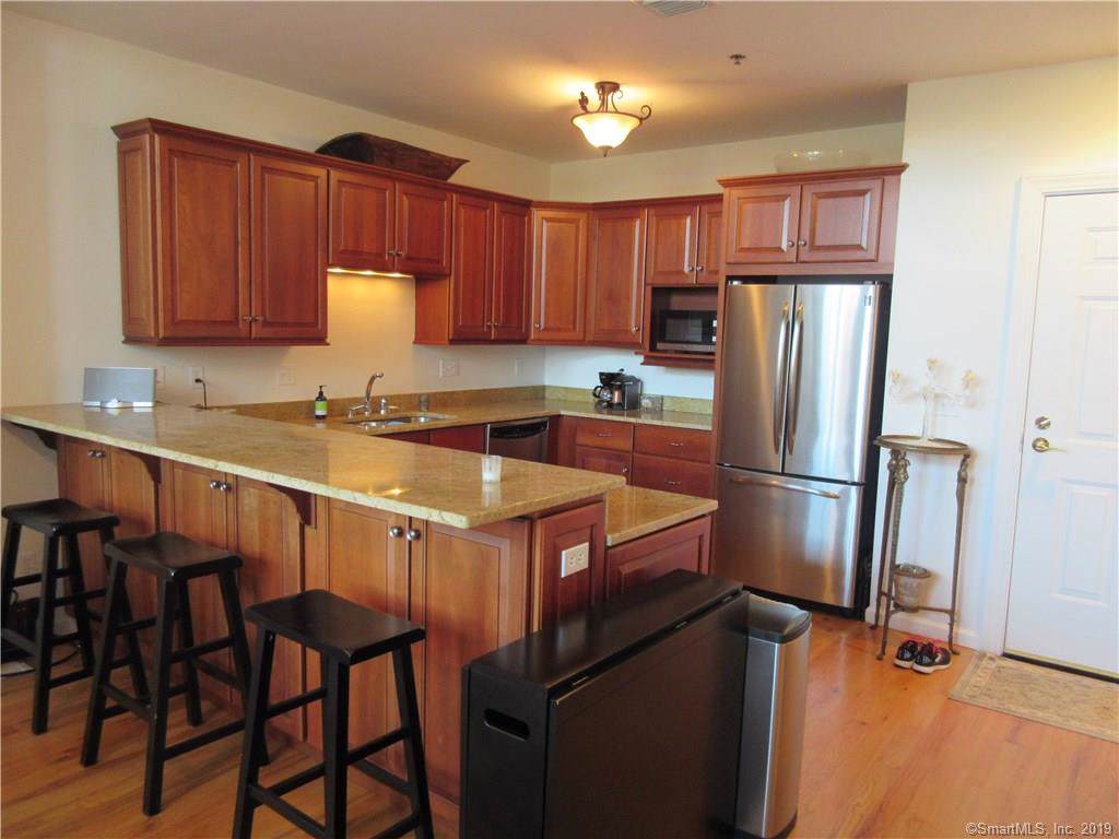 1 Indian Neck Avenue - Photo 1