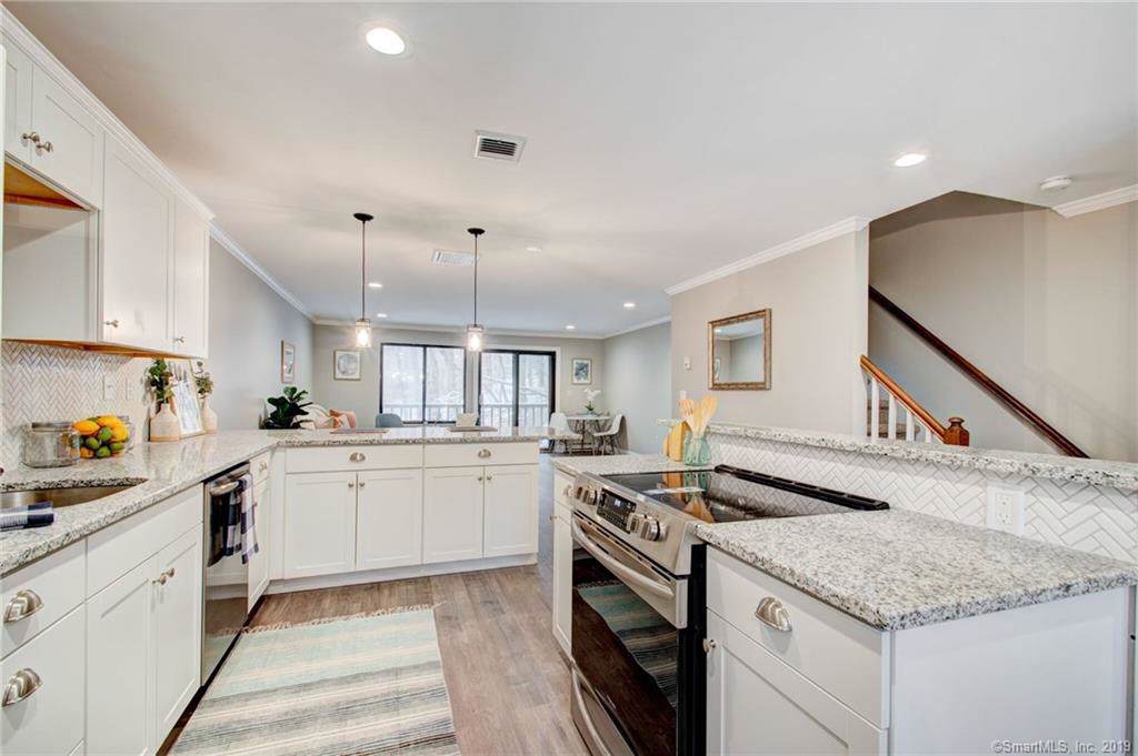 27 Heather Court - Photo 1