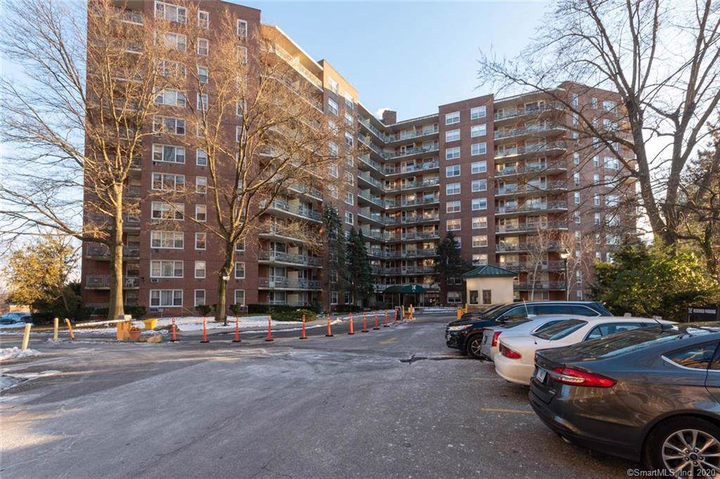 71 Strawberry Hill Avenue - Photo 1
