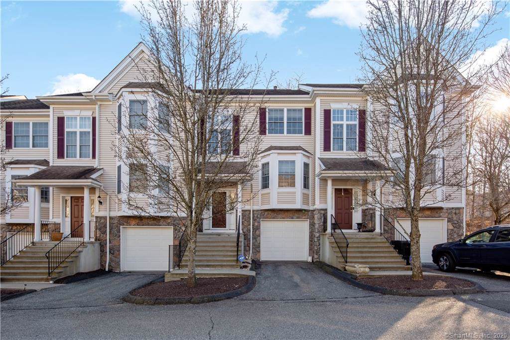 206 Larson Drive - Photo 1