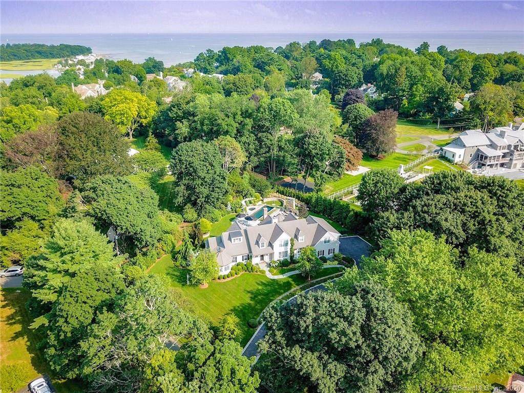 26 Mayflower Parkway - Photo 1