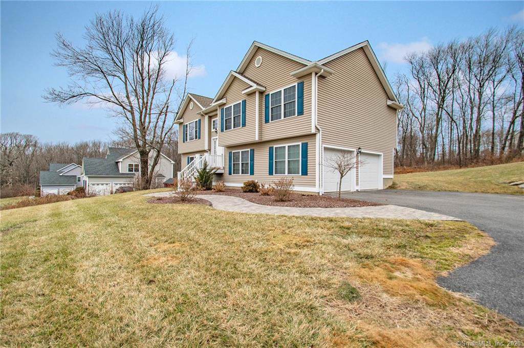 122 Uconn Drive - Photo 1