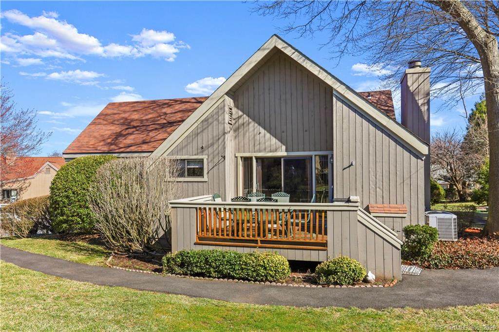498 Niantic Lane - Photo 1