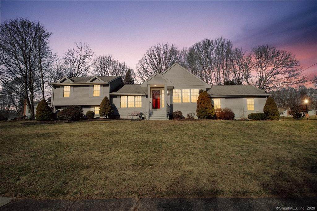 104 Algonquin Drive - Photo 1