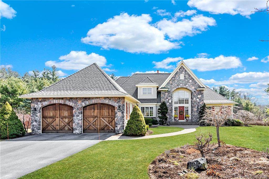 4 Devon Court - Photo 1