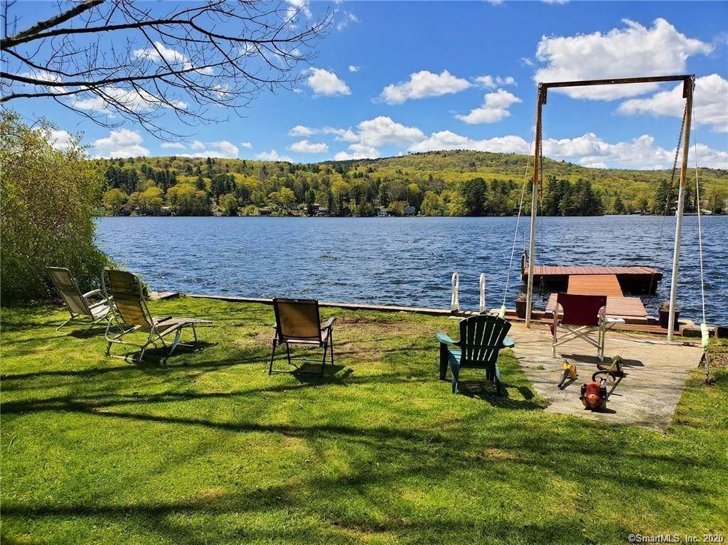 548 Wakefield Boulevard - Photo 1