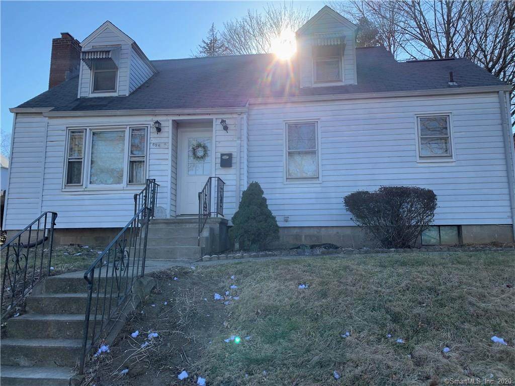 696 Howe Avenue - Photo 1