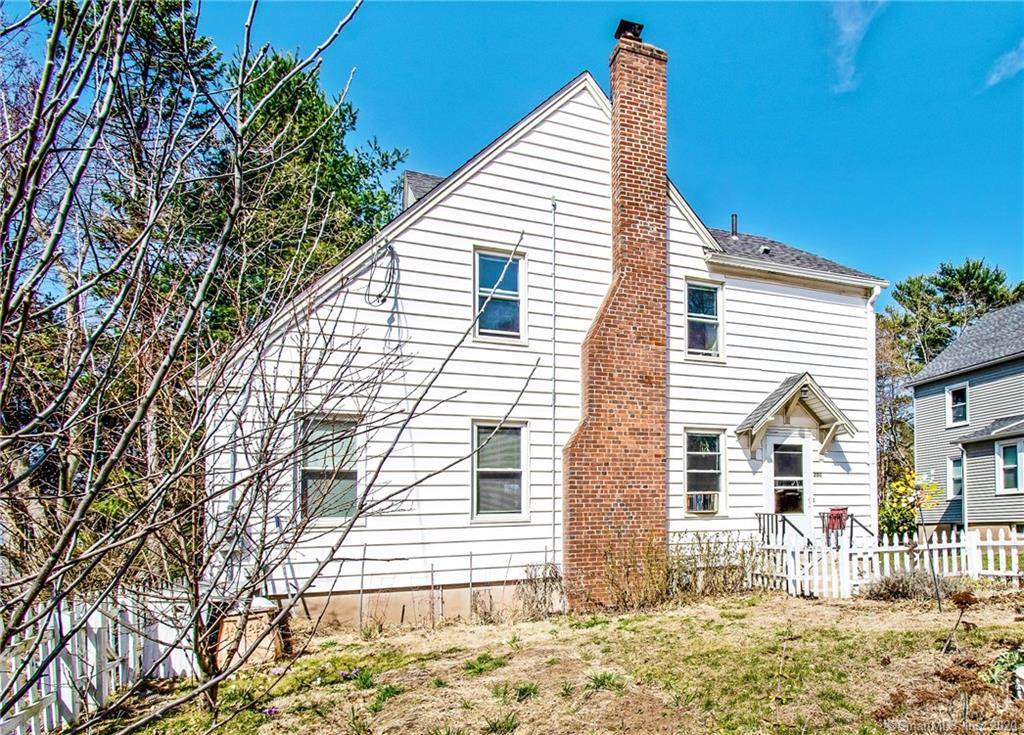 201 Henry Street - Photo 1