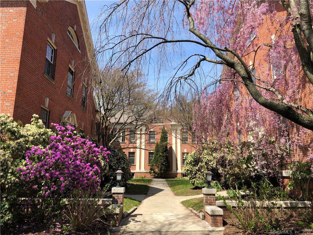496 Whitney Avenue - Photo 1