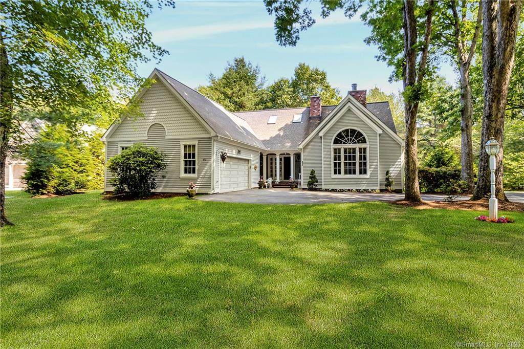 452 Castle Glenn - Photo 1