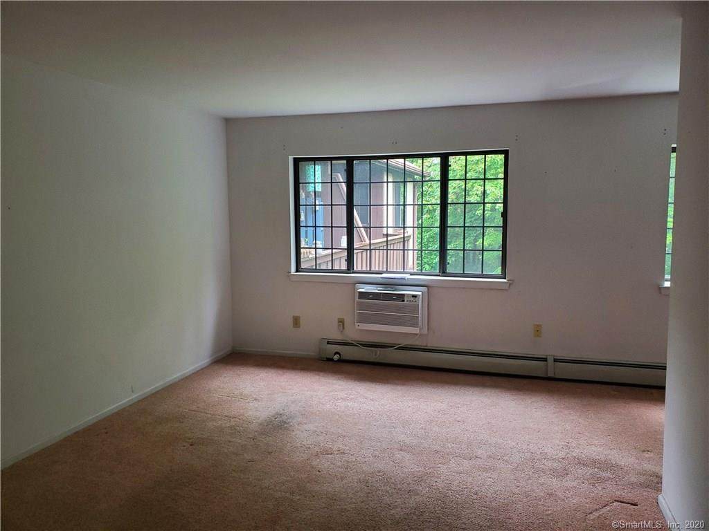 360 Foxwood Lane - Photo 1