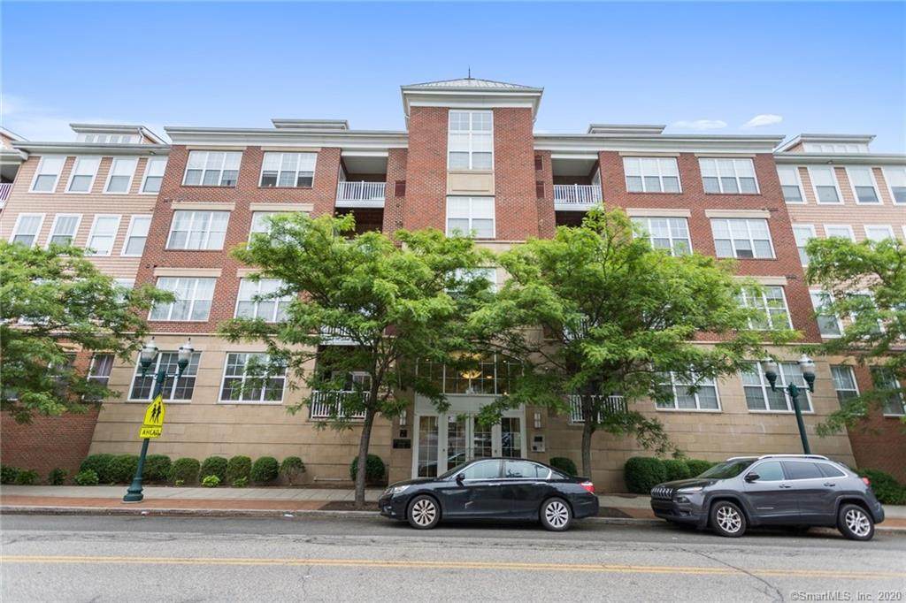 25 Adams Avenue - Photo 1
