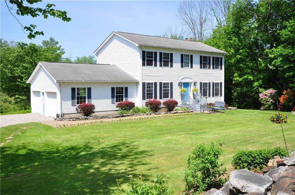 577 Maple Street - Photo 1