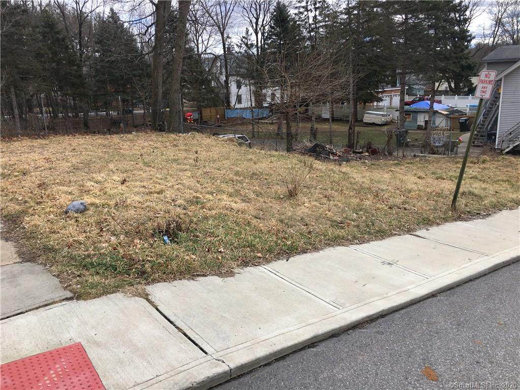 135 Chapman Street - Photo 1